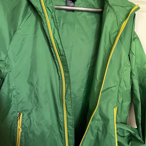The North Face Green Windbreaker with Yellow Zippers - Picture 2 of 6